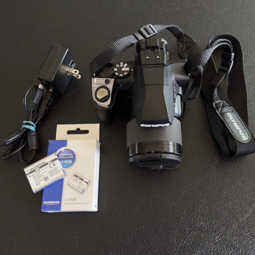 OLYMPUS  SP-100EE 50x zoom camera - EUC